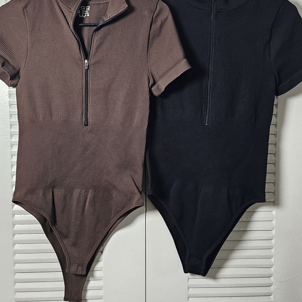 2 Ribbed Short-Sleeve Zip-Front Women's One-Piece Bodysuits